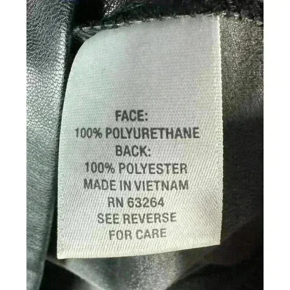 Roz & Ali  Black Faux Leather Short Skirt Size 4 Back Slit - Picture 4 of 5